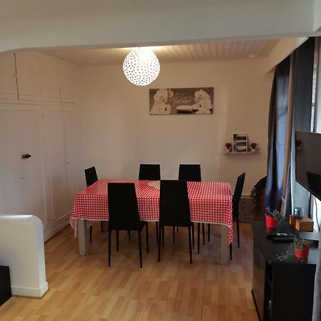 Big Ground Floor 2 Bedrooms Flat In A Quiet Building & Neighborghood Марсилия Екстериор снимка